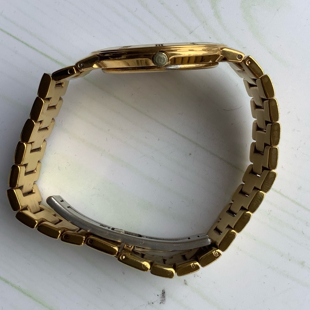 Authentic GUCCI dress watch🌟UNISEX🌟 - Picture 11 of 15